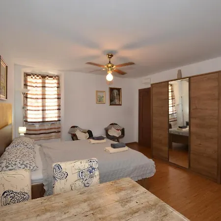 Ferri 16 Apartment *
